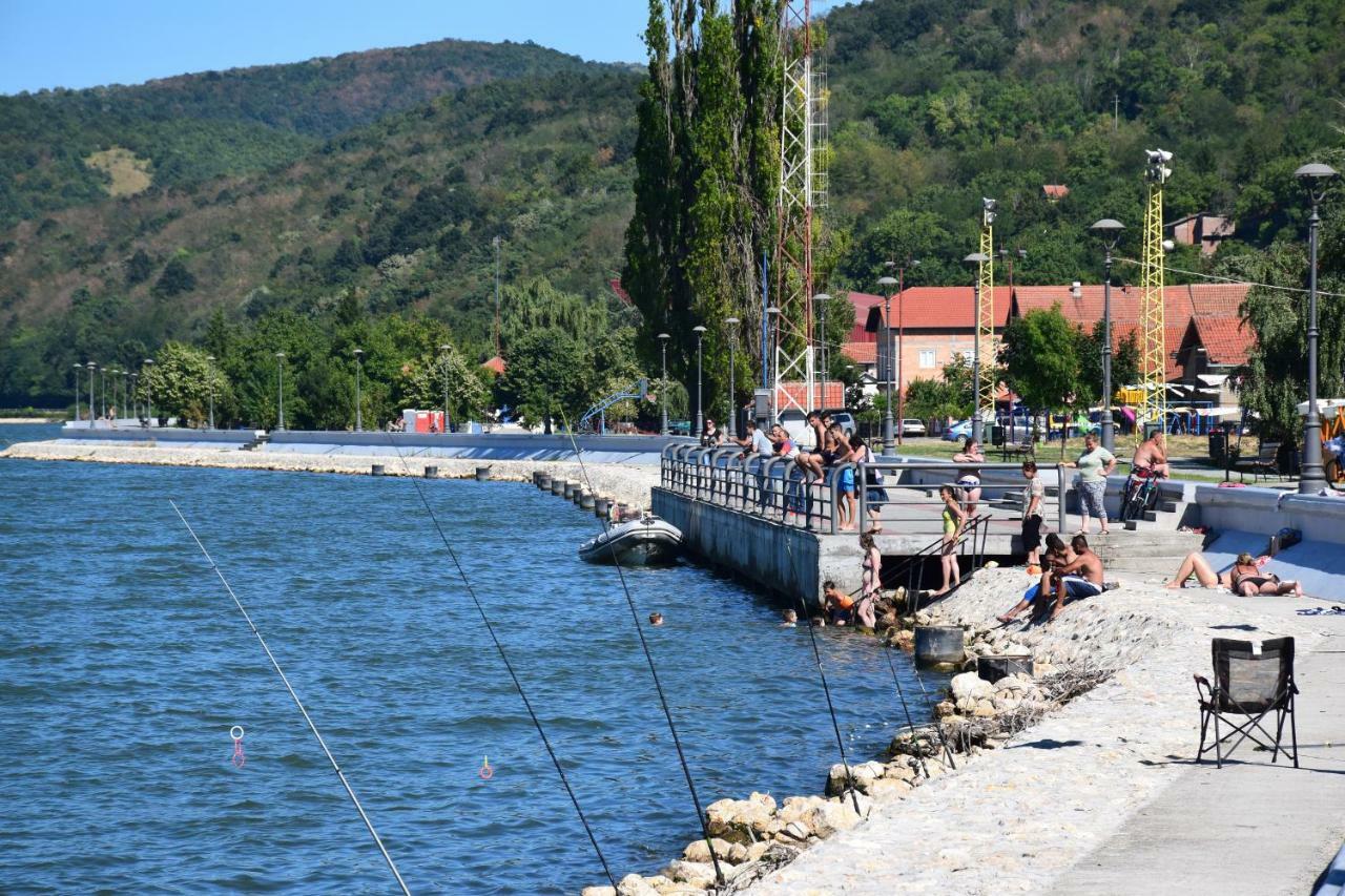 Apartments Barocco Golubac Bagian luar foto